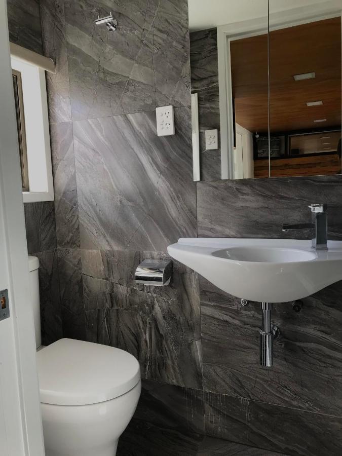 Onehunga Garden Tinyhouse With Parking Hotel Auckland Ngoại thất bức ảnh